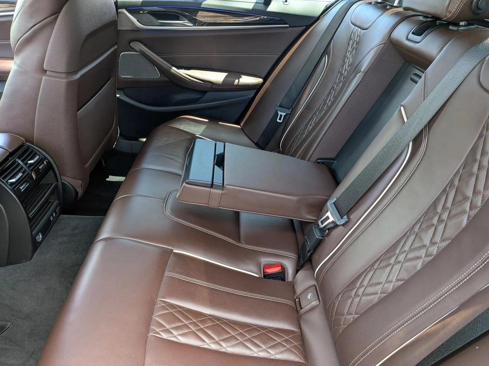 Used 2021 Black BMW 540i xDrive image 19