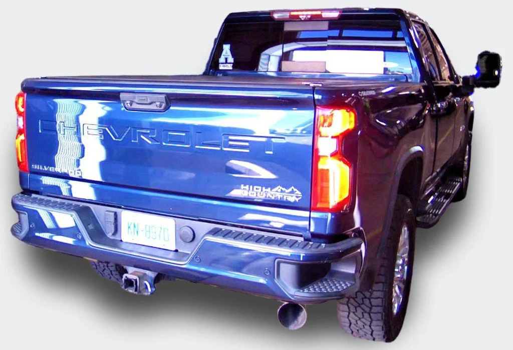 Used 2020 Blue Chevrolet High Country image 3