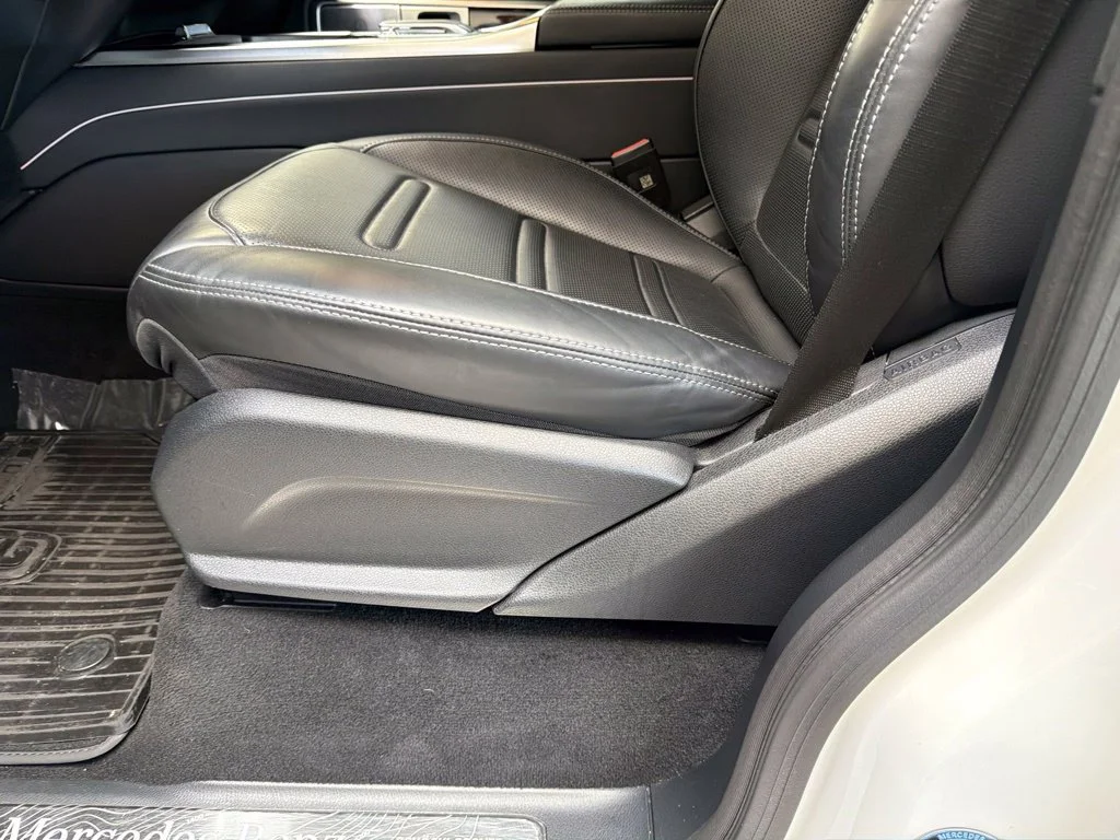 Used 2025 White Mercedes-Benz G 550 image 46