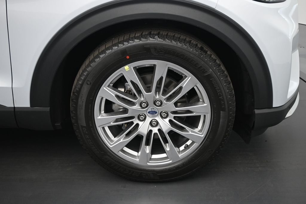 New 2026 Star White Metallic Tri-Coat Ford Platinum image 26