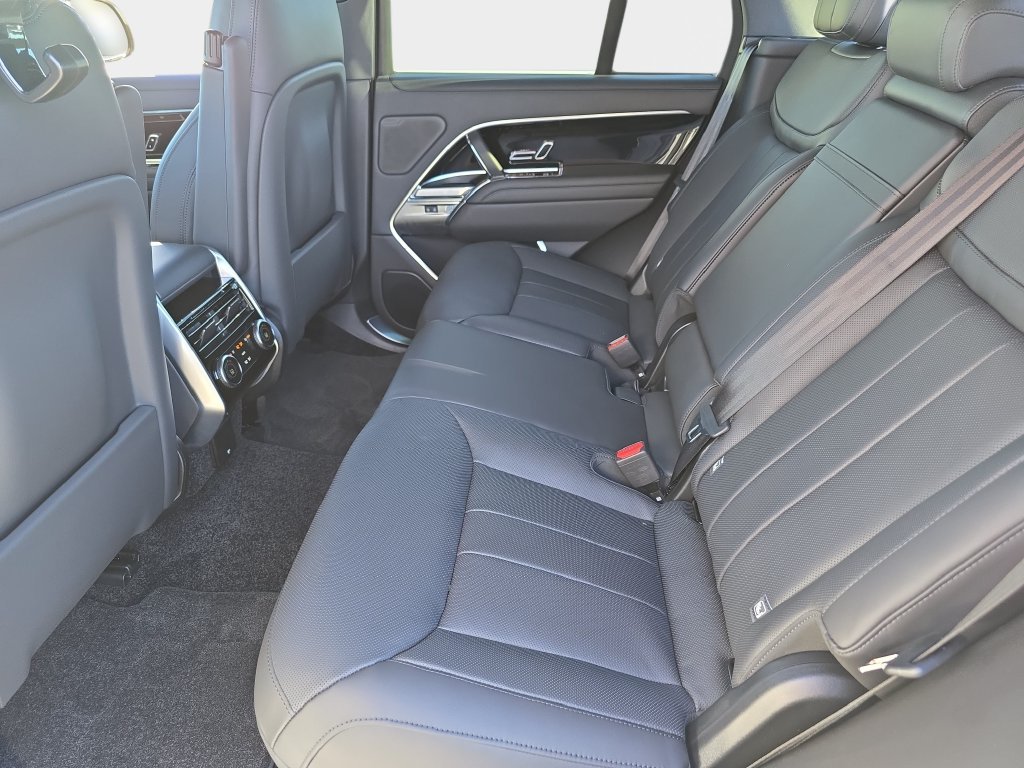 New 2026 Fuji White Land Rover SE image 16