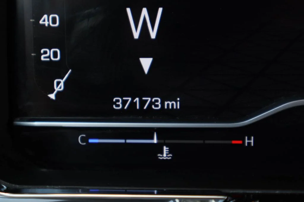 Used 2024 Gray GMC Elevation image 15