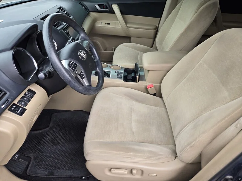Used 2013 SHORELINE BLUE Toyota Plus image 7