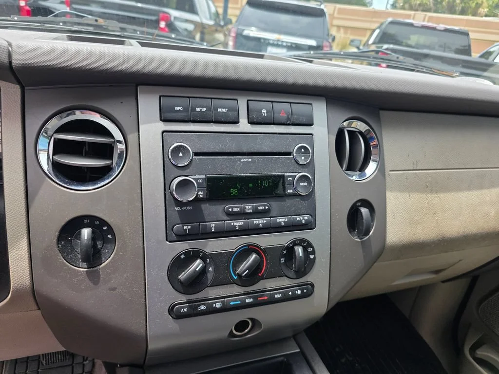 Used 2011 Black Ford XLT image 8