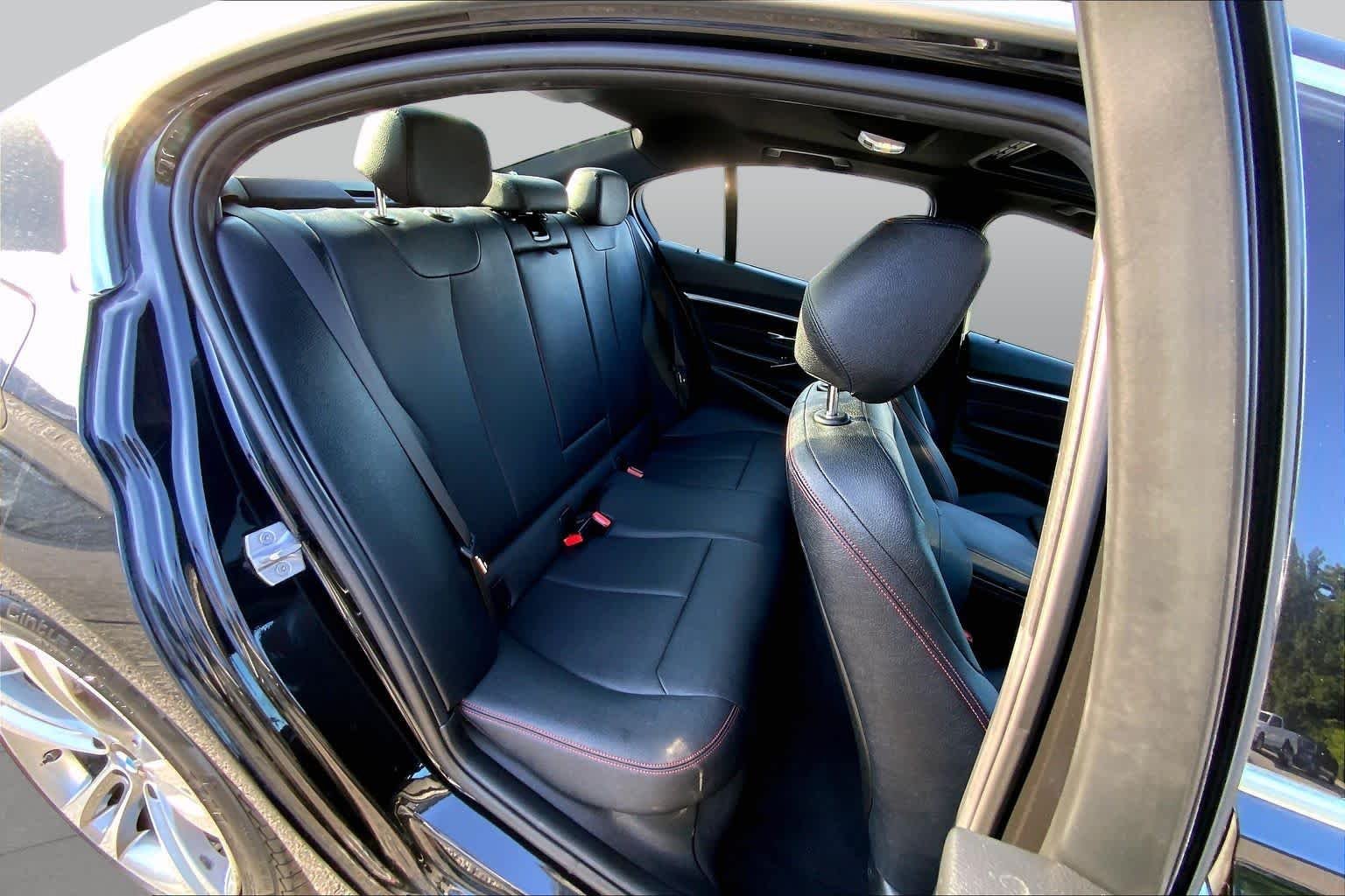 Used 2018 BLACK BMW 330i image 17