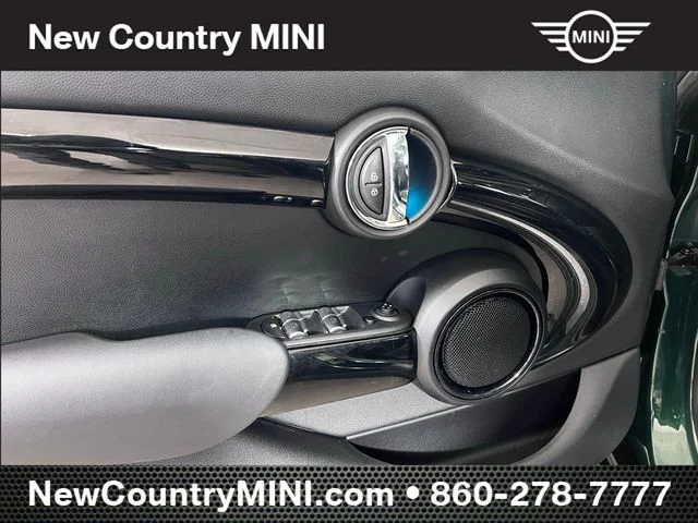 Used 2019 Green MINI  image 28