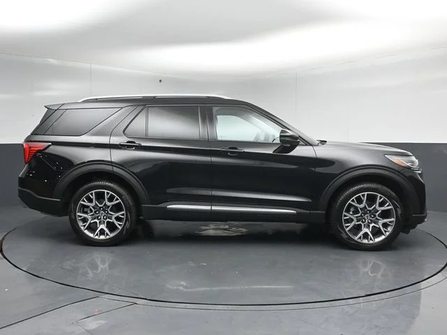 Used 2025 Black Metallic Ford Platinum image 8