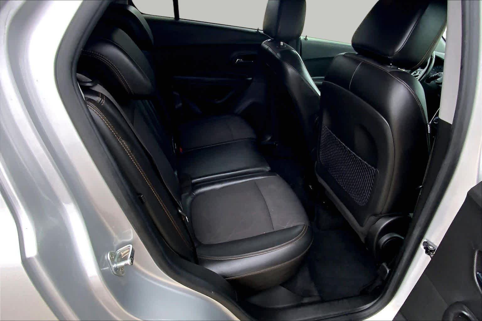 Used 2019 Silver Ice Metallic Chevrolet LT image 19