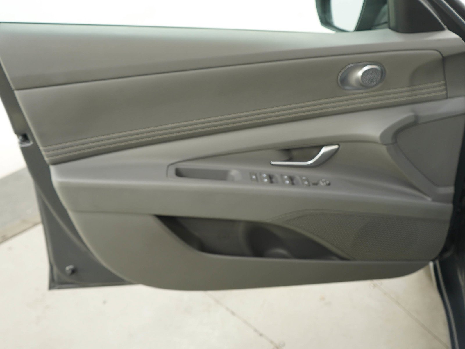 Used 2025 Ecotronic Gray Hyundai Sel Convenience image 19