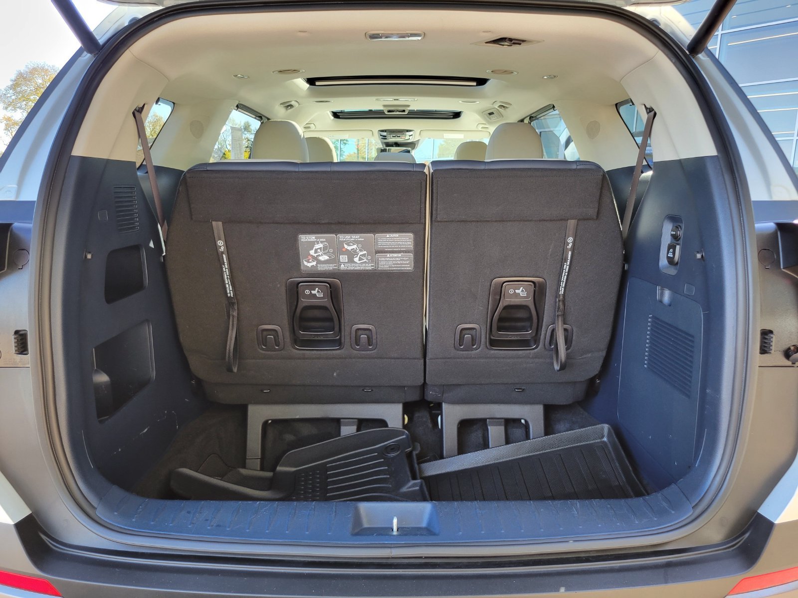Certified Used 2025 White Kia SX Prestige image 33