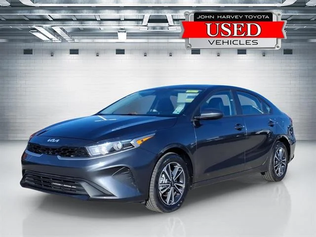 2024 Kia Forte LXS AT's photo