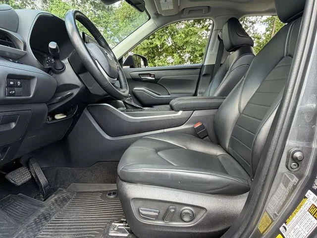 2023 Toyota Highlander XLE - Photo 14