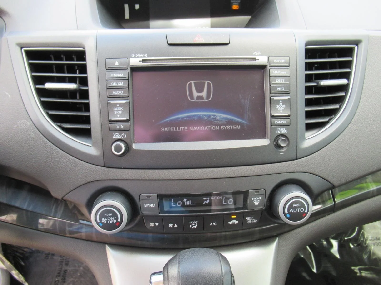 Used 2014 White Honda EX-L image 26