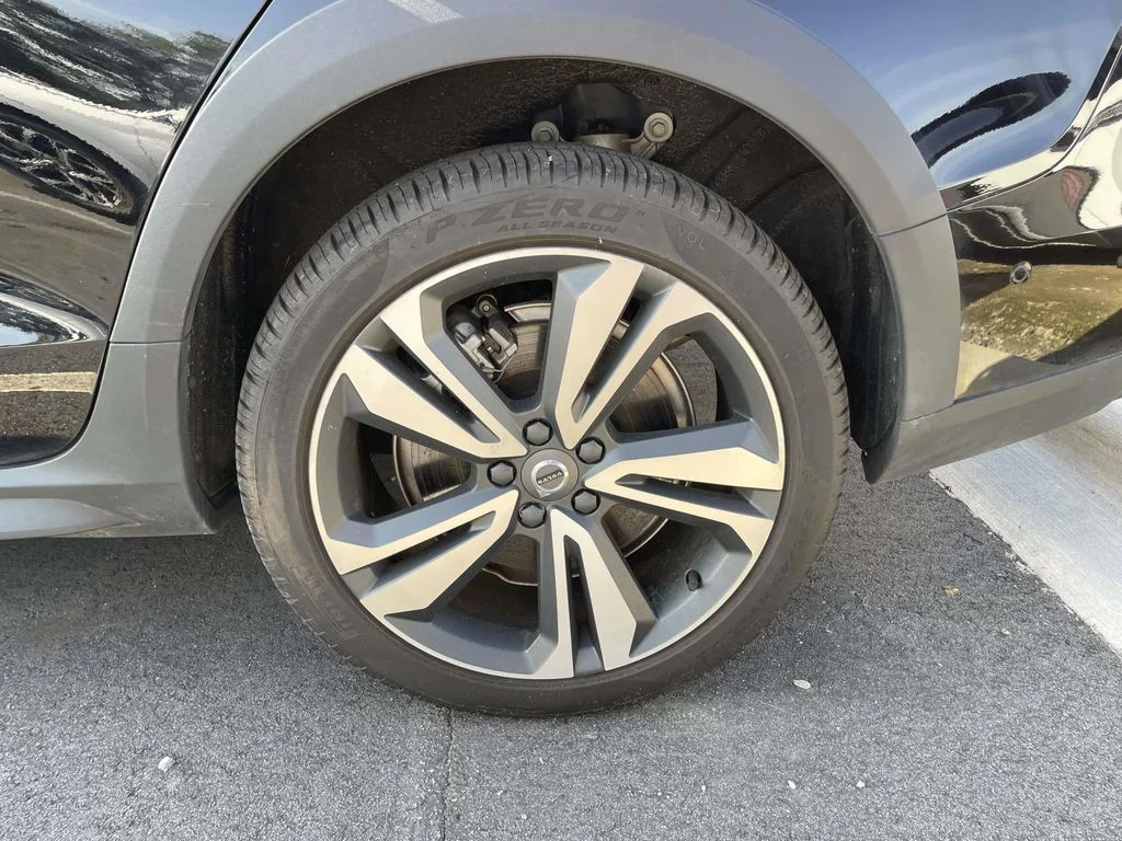 2024 Volvo V60 Cross Country Plus - Photo 5
