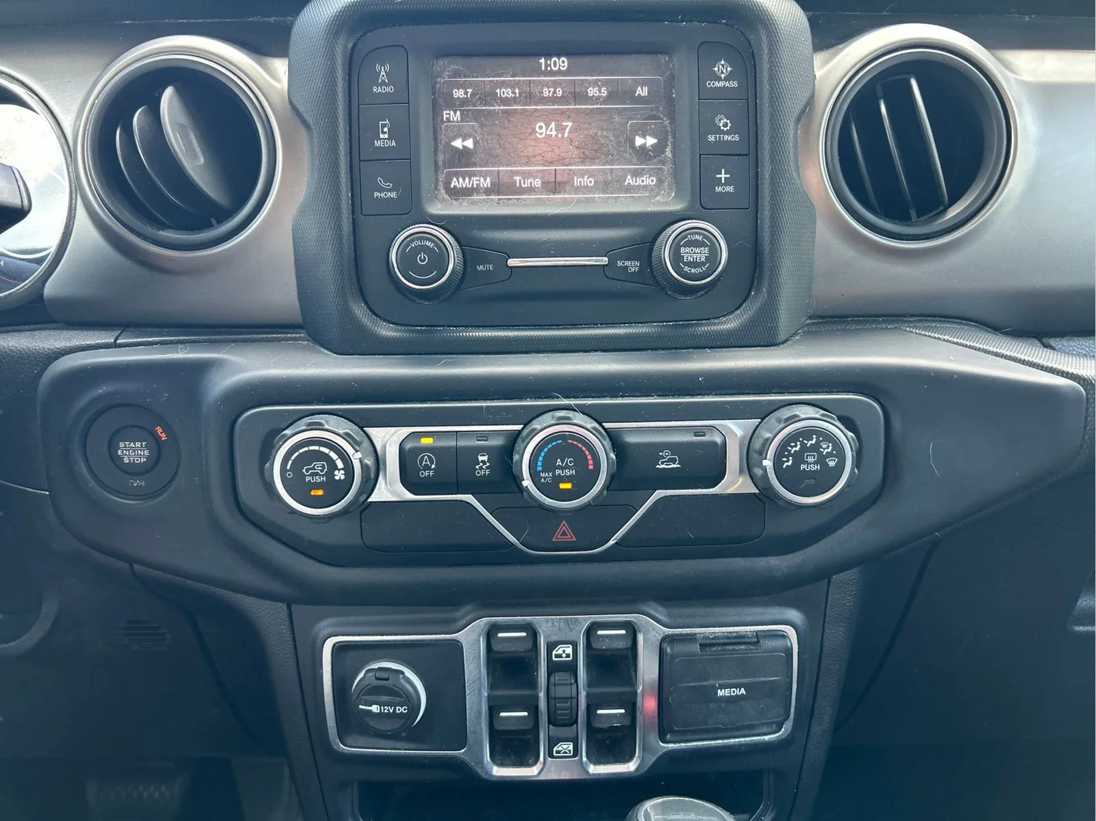 Used 2020 Bright White Clearcoat Jeep Sport image 16