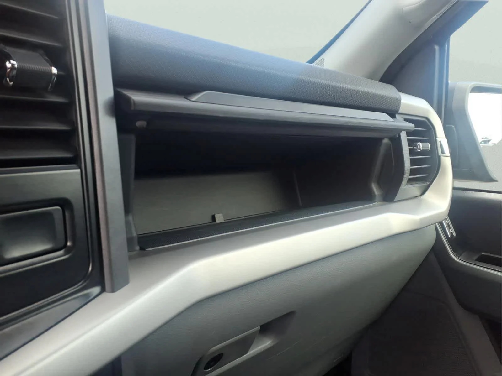 Used 2023 Stone Gray Metallic Ford XLT image 25