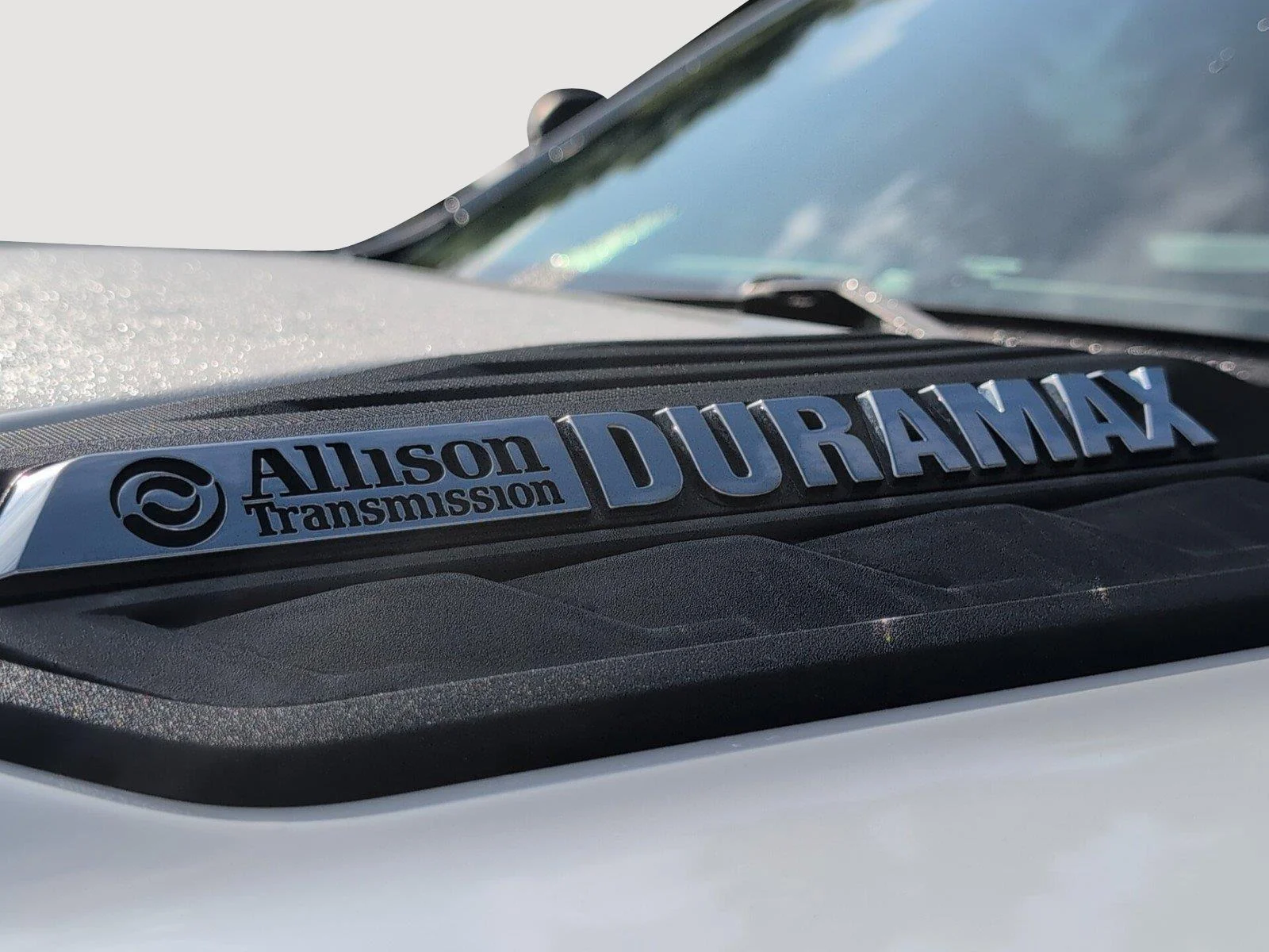 Used 2023 Summit White Chevrolet Custom image 31
