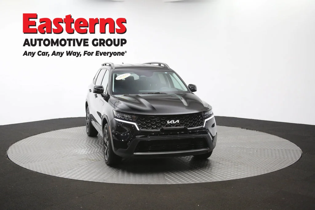 Used 2022 Black Kia S image 51