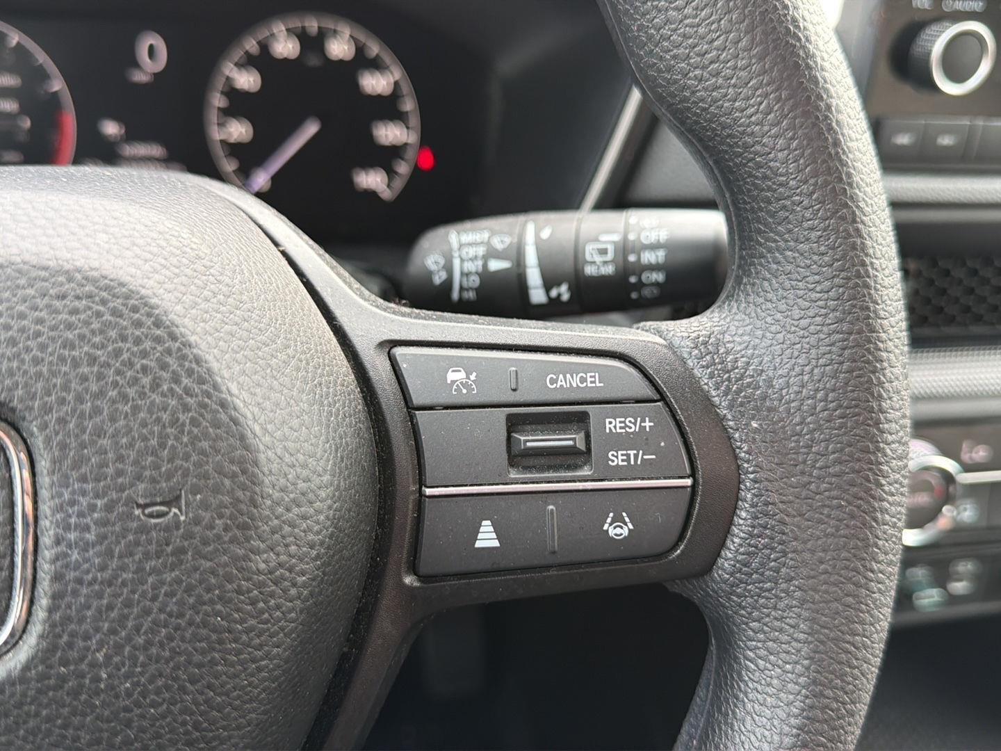 Used 2024 Platinum White Pearl Honda EX image 11