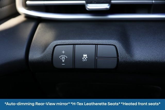 2025 Hyundai Elantra Limited - Photo 17