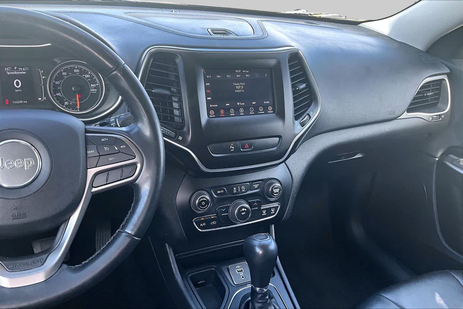 Used 2019 Diamond Black Crystal Pearlcoat Jeep Latitude Plus image 6