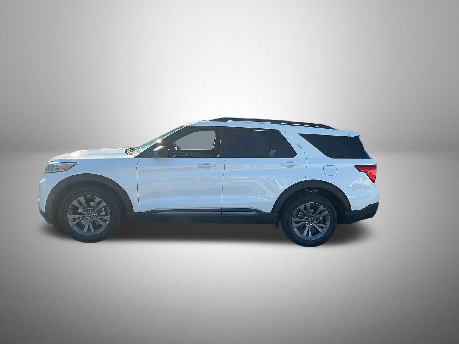 Used 2023 White Ford XLT image 2