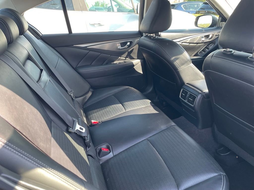 Used 2017 Black Obsidian INFINITI Sport image 12
