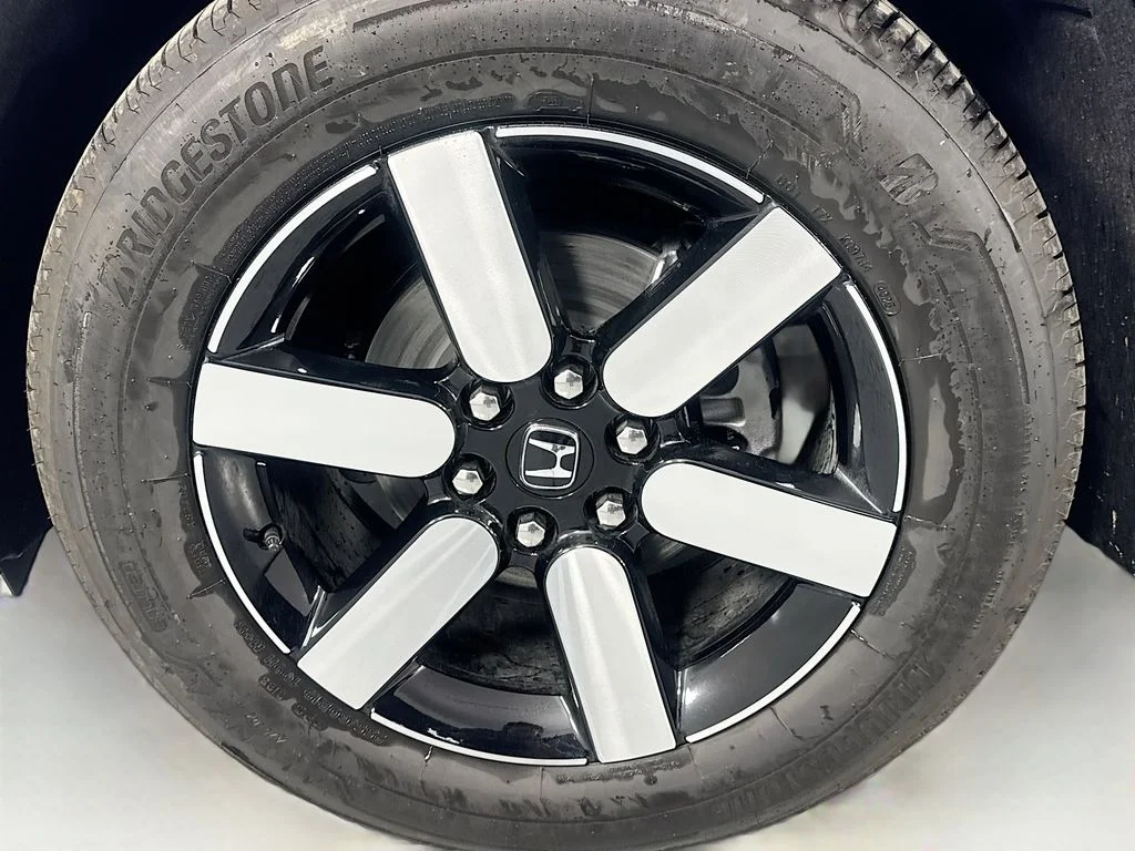 New 2026 Frostline White Pearl Honda Touring image 13