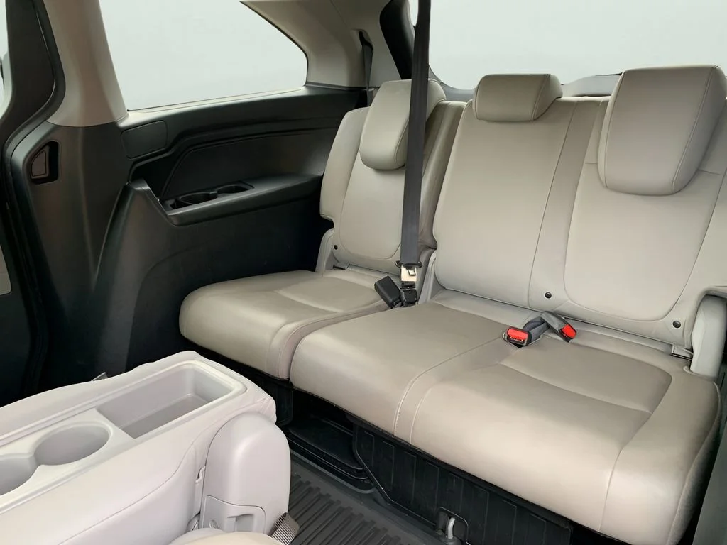 Used 2022 Silver Honda EX-L image 18