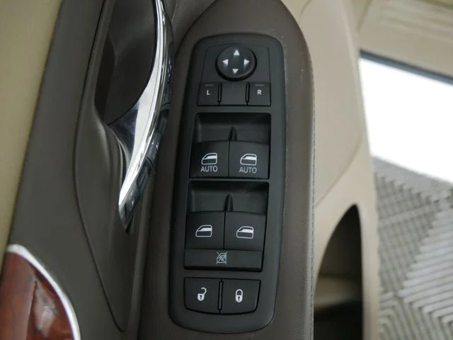 Used 2012 White Chrysler Touring image 22