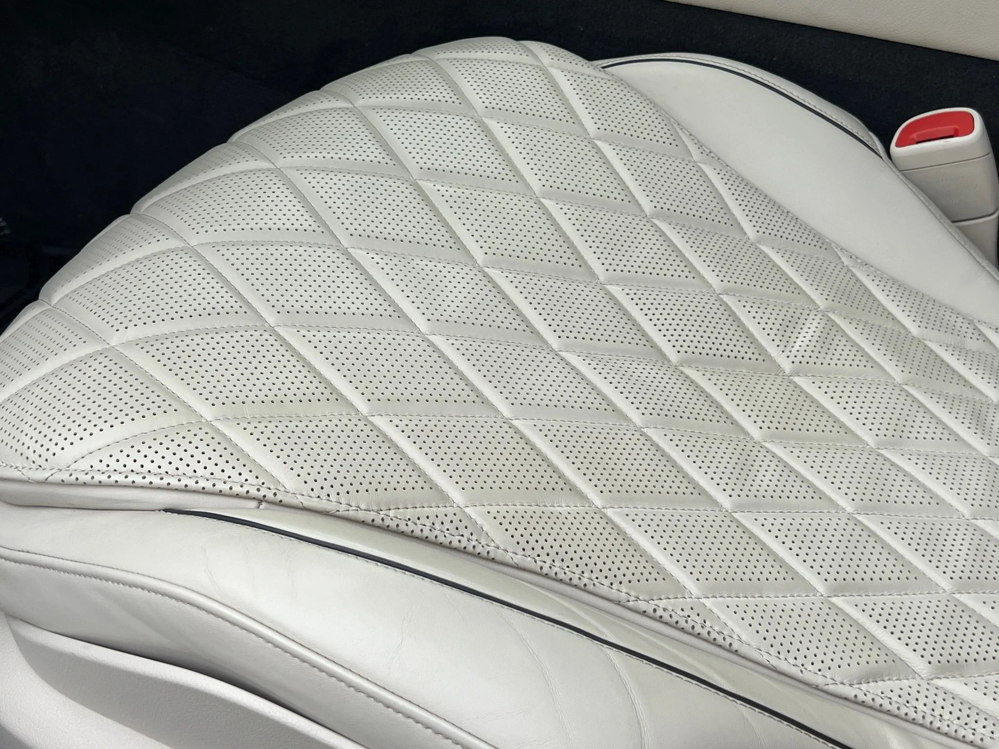 Used 2021 White Mercedes-Benz S 580 image 24