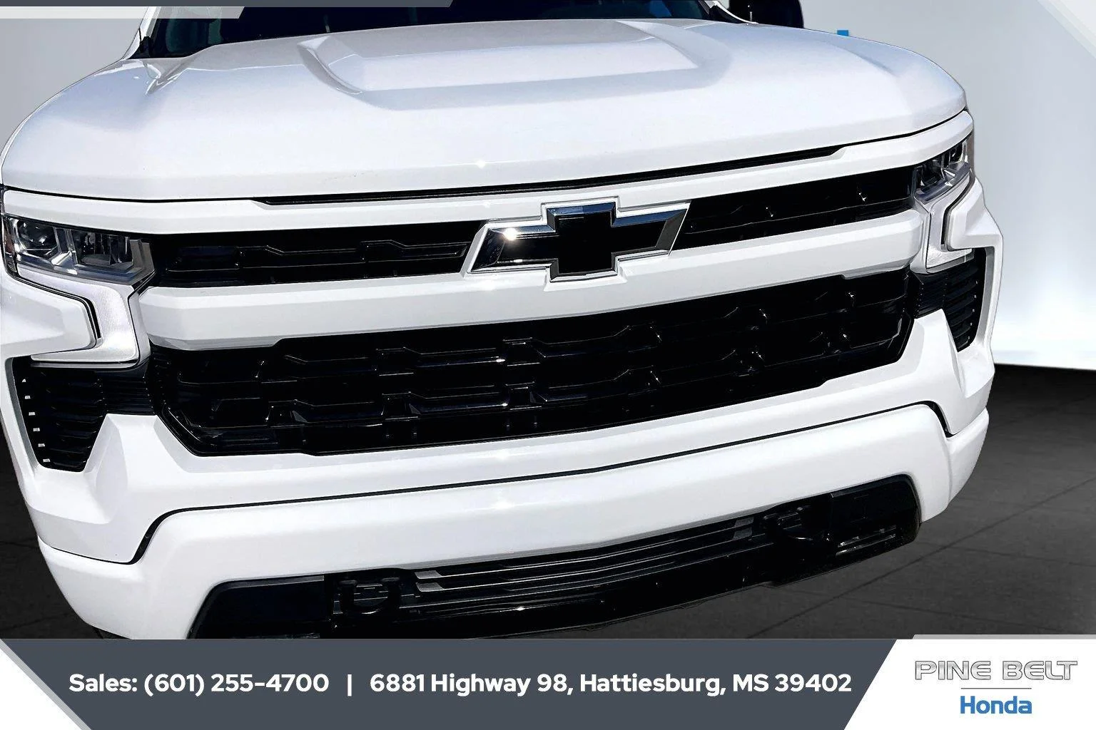 Used 2023 Summit White Chevrolet RST image 21