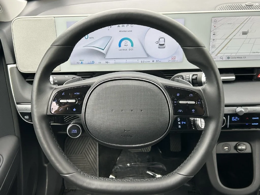 Used 2024 White Hyundai SEL image 16
