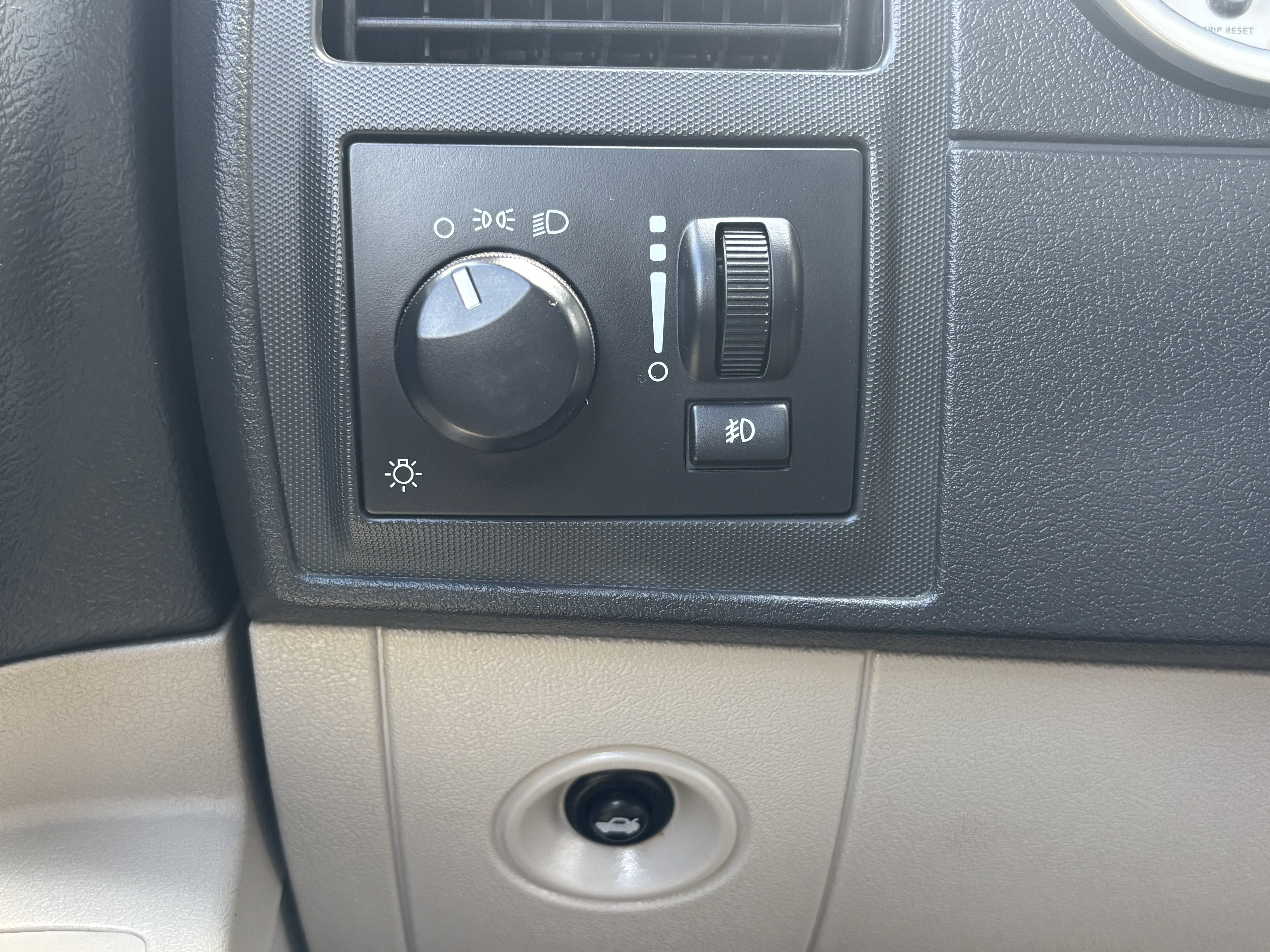 Used 2006  Dodge R/T image 18