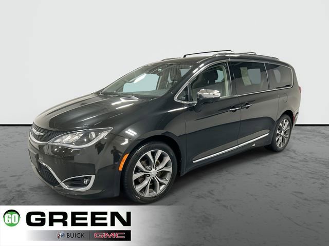 2017 Chrysler Pacifica Limited's photo