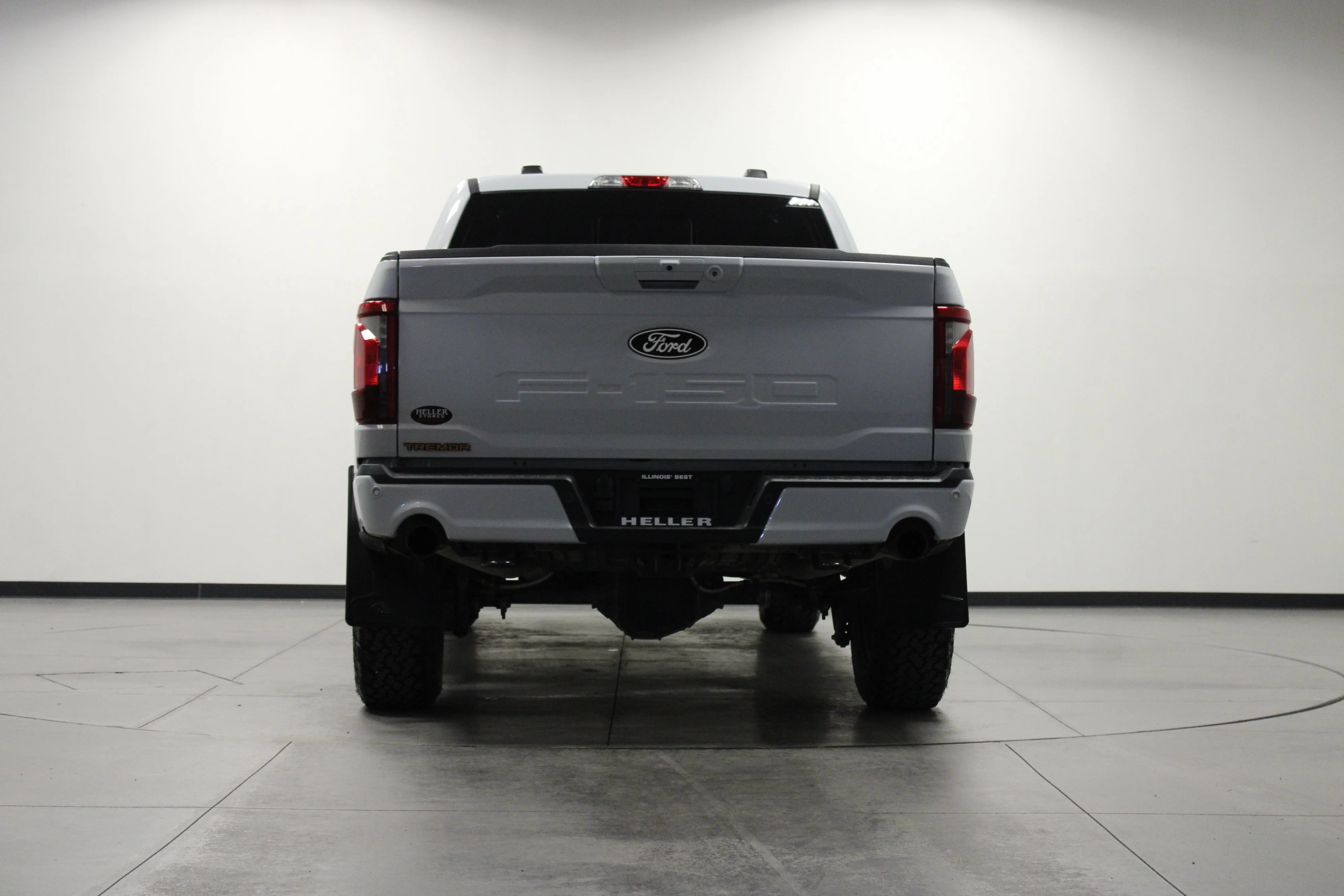 Used 2025 Oxford White Ford Tremor image 5