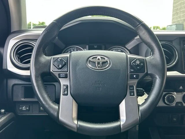 Used 2018 Black Toyota SR5 image 51