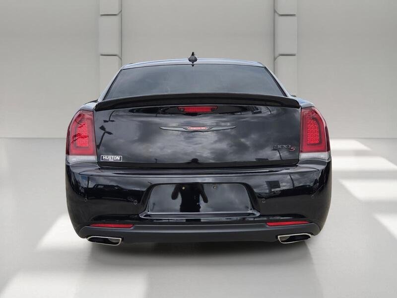 Used 2023 Gloss Black CHRYSLER 300S RWD image 4