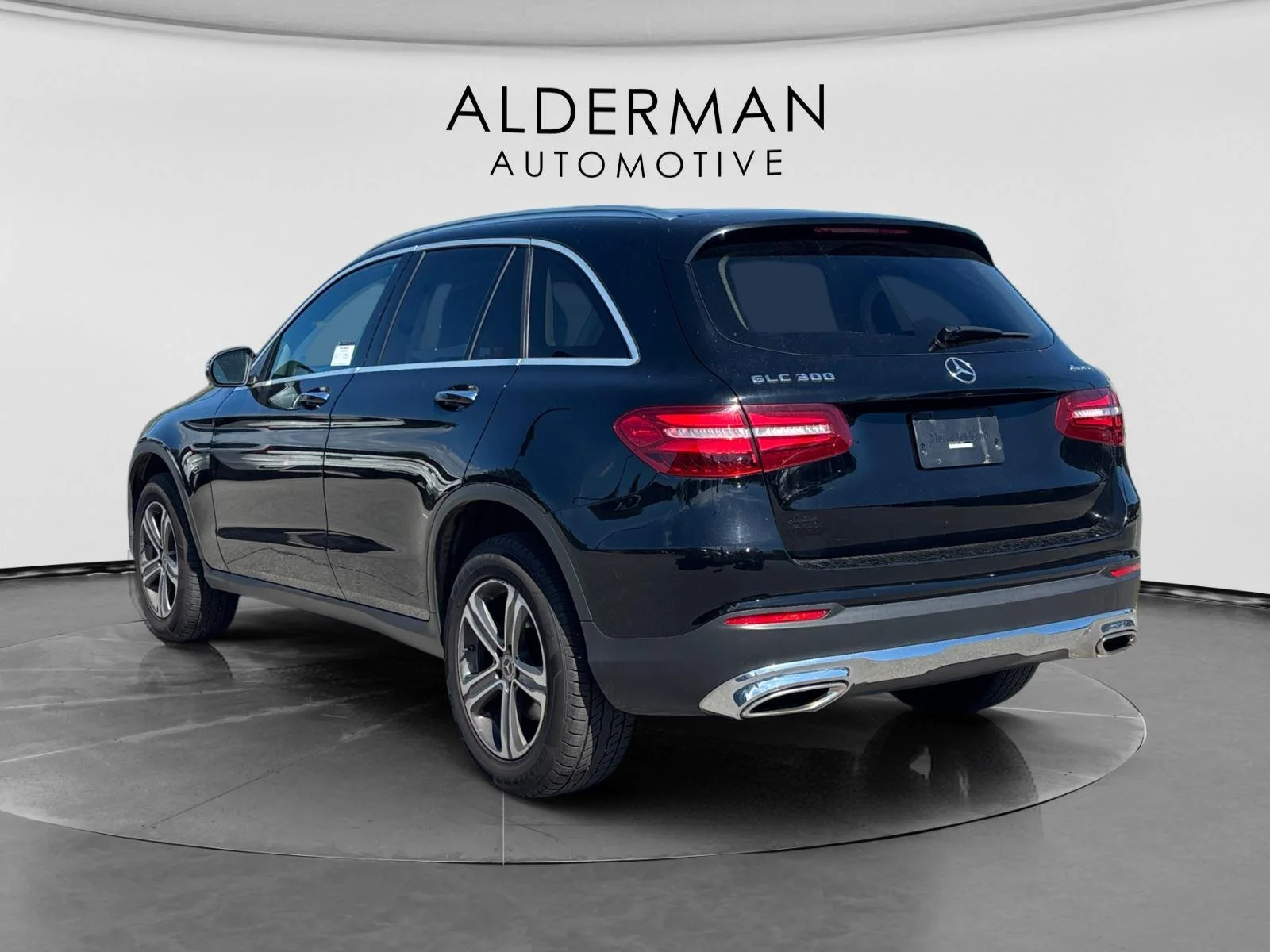 Used 2019 Black Mercedes-Benz GLC 300 image 3