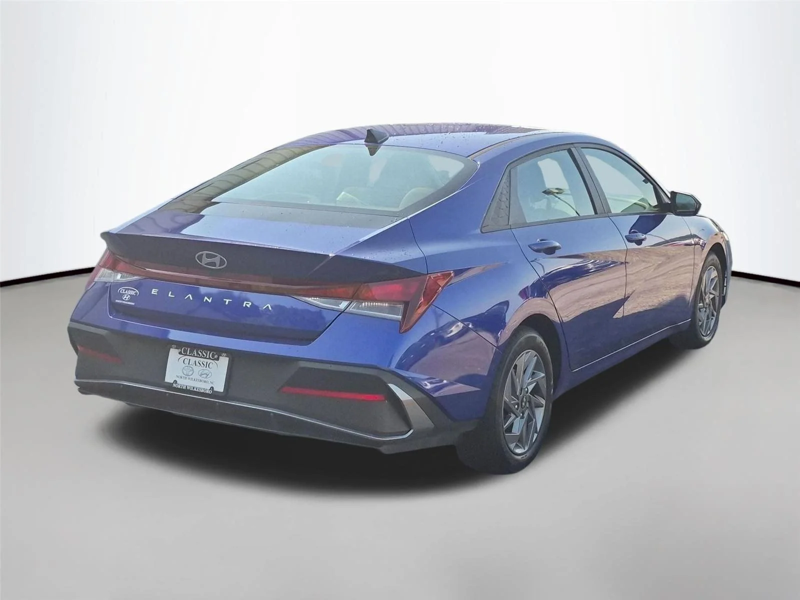 Used 2024 Intense Blue Hyundai SEL image 5