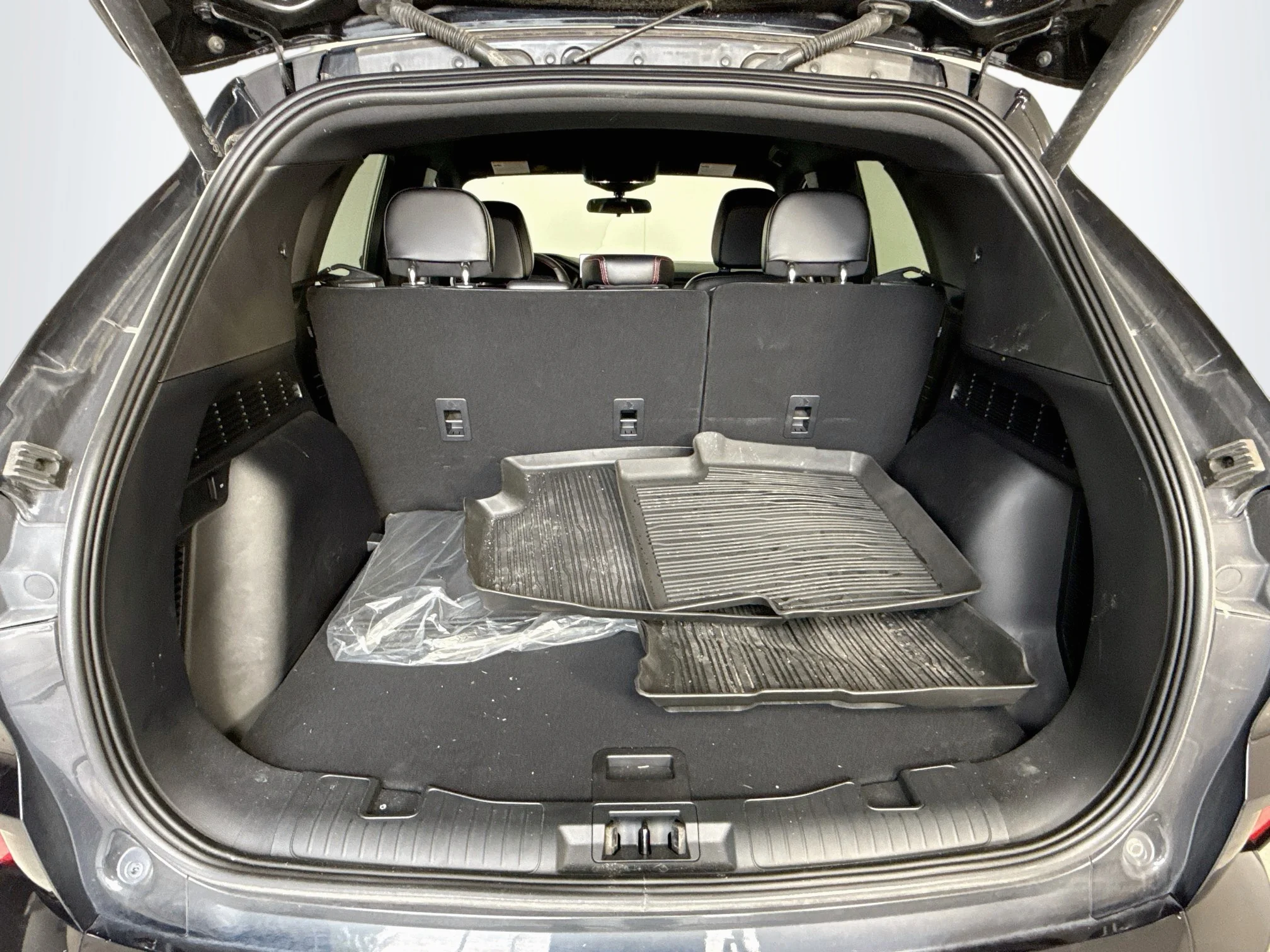 Used 2024 Agate Black Metallic Ford ST-Line image 26