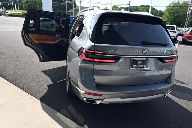 Used 2024 Gray BMW xDrive40i image 37