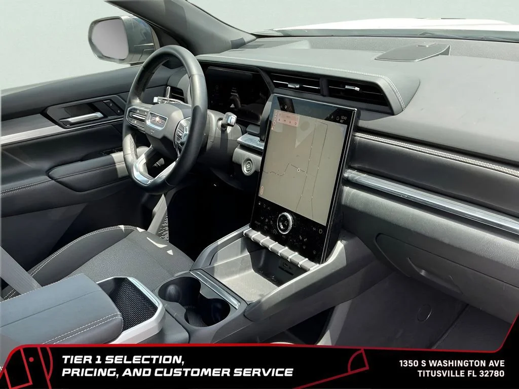 Used 2025 Summit White GMC Elevation image 12