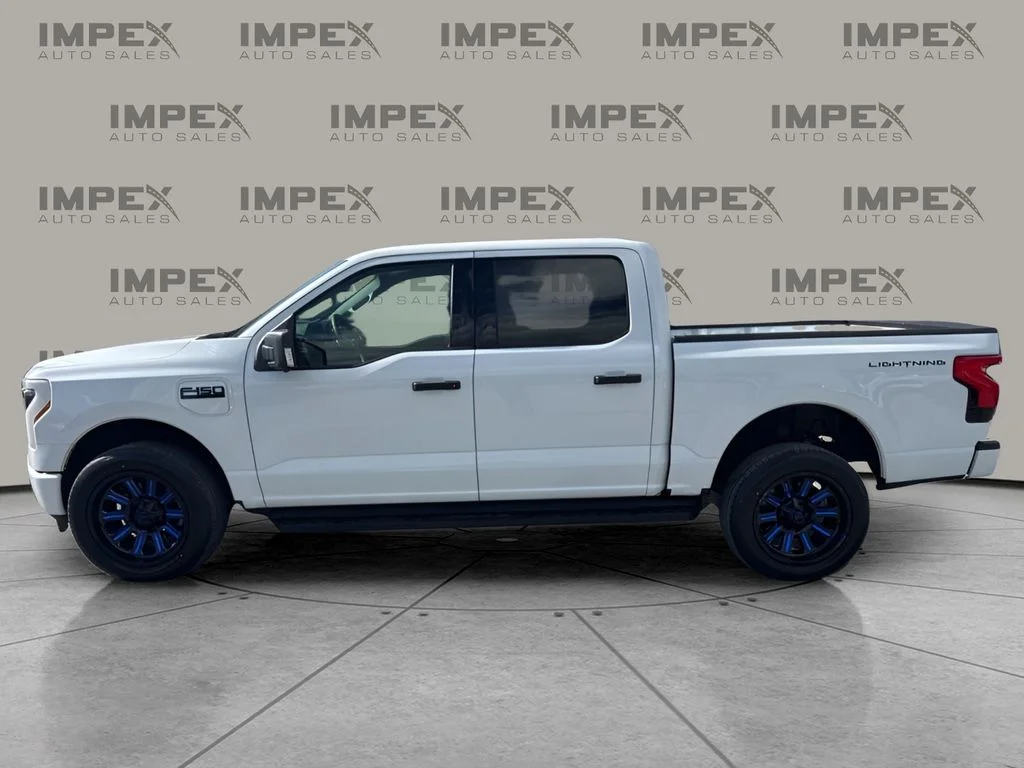 Used 2025 White Ford XLT image 2