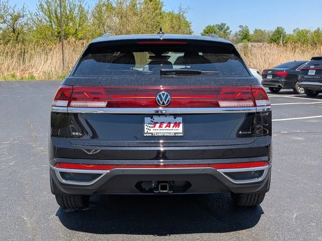 New 2026 Black Volkswagen 2.0T SEL image 4
