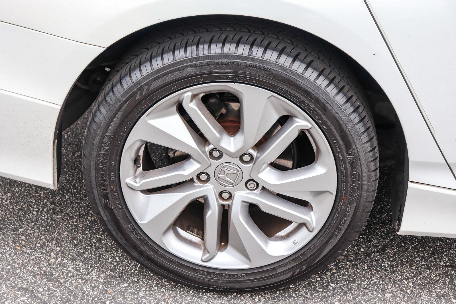 Certified Used 2020 Platinum White Pearl Honda LX image 8