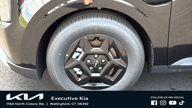 New 2026 Aurora Black Pearl Kia LXS image 8