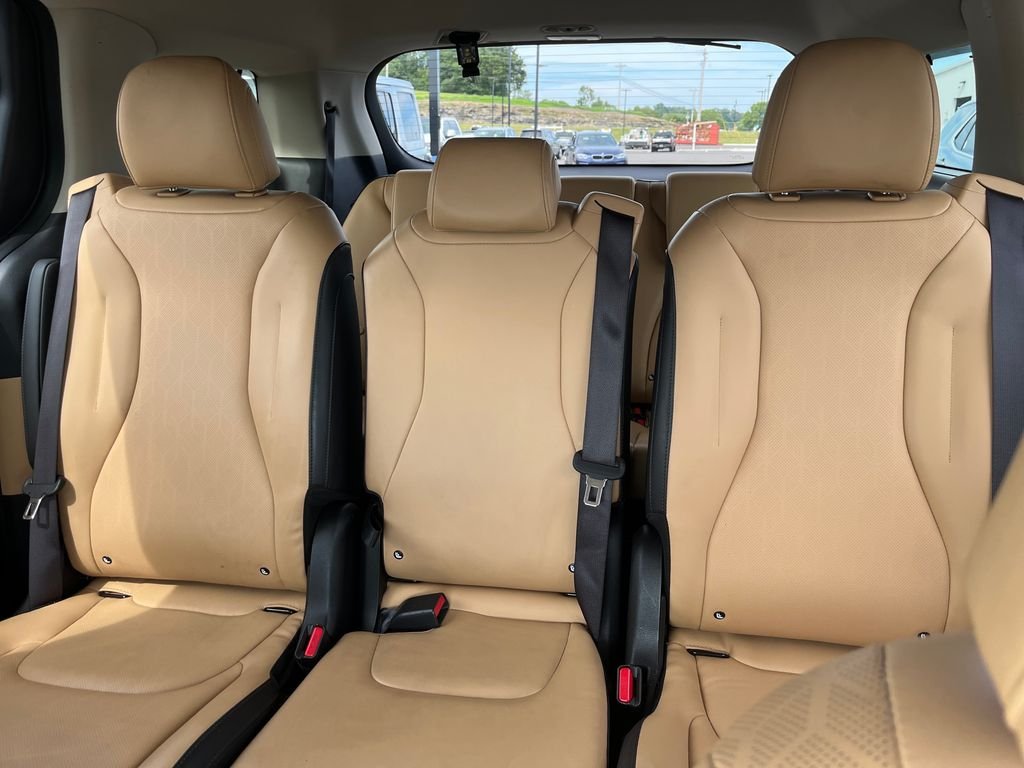 Certified Used 2024 White Kia EX image 13