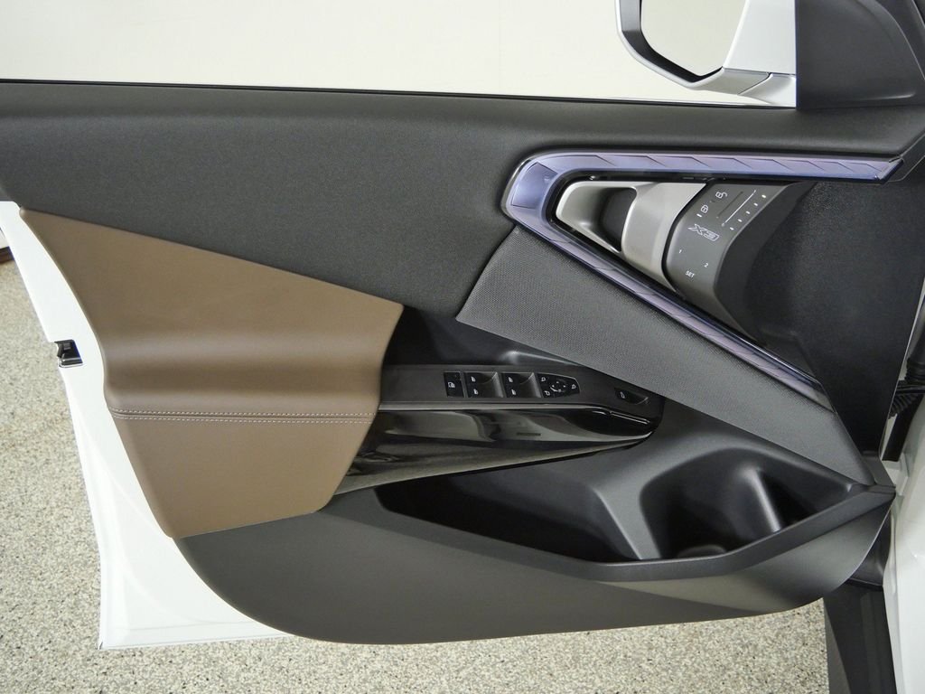 New 2026 Alpine White BMW 30 xDrive image 32