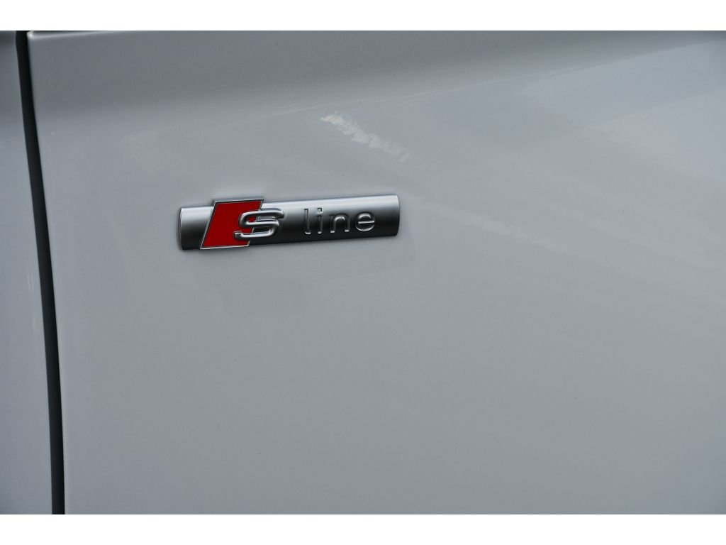 Used 2025 Glacier White Metallic Audi S line Premium image 31